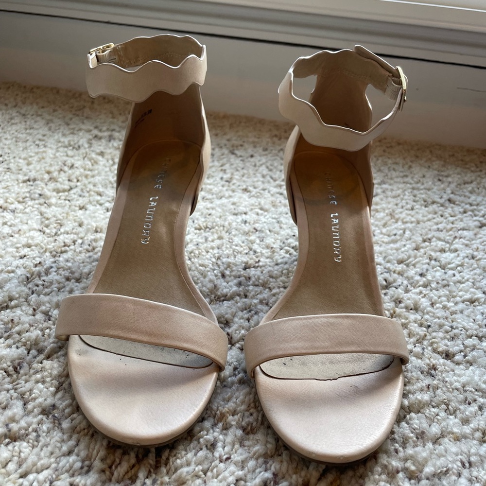Scalloped heels